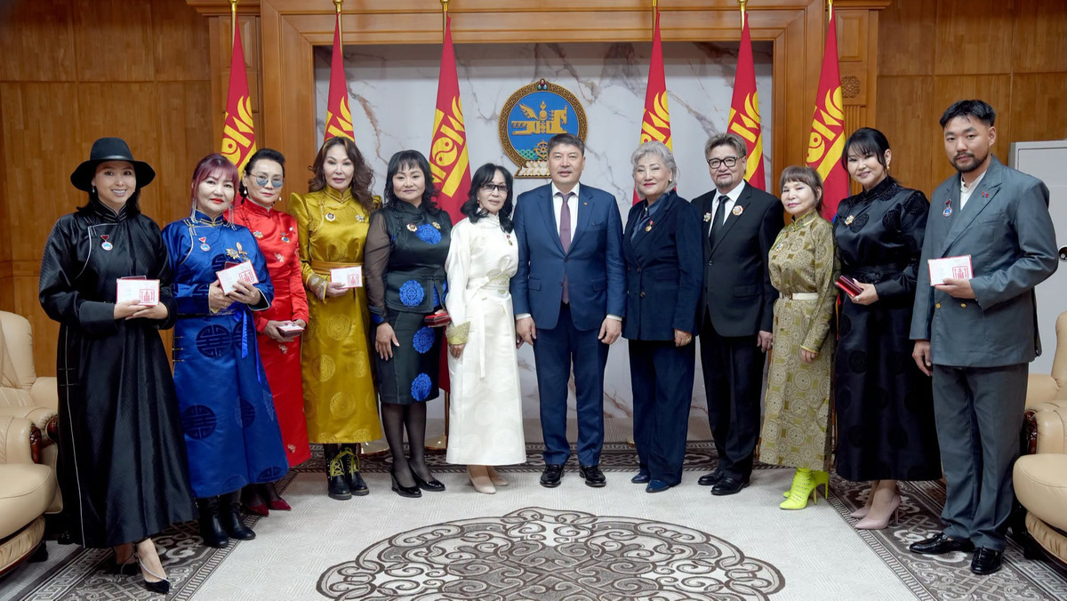 ТӨРИЙН ДЭЭД ОДОН, МЕДАЛЬ ГАРДУУЛЛАА